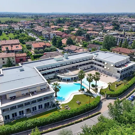 Bougainvillea For 4 People With Pool And Private Park Indoor Desenzano del Garda