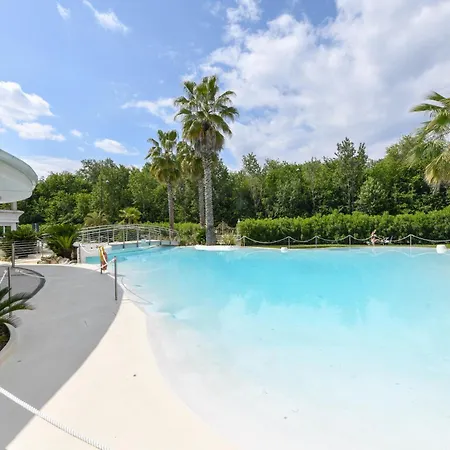 Apartment Bougainvillea For 4 People With Pool And Private Park Indoor