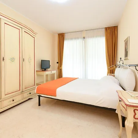 Apartment Bougainvillea For 4 People With Pool And Private Park Indoor