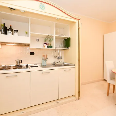 Bougainvillea For 4 People With Pool And Private Park Indoor Apartment *