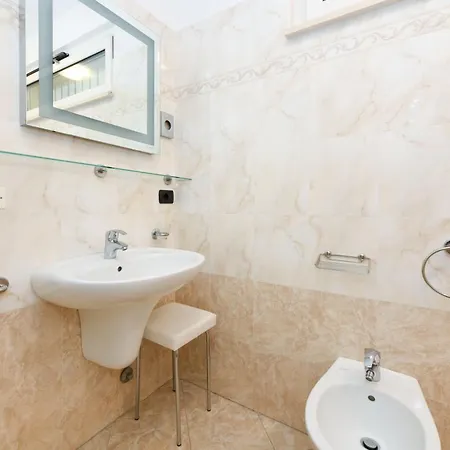Apartment Bougainvillea For 4 People With Pool And Private Park Indoor *