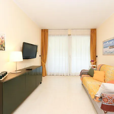 Bougainvillea For 4 People With Pool And Private Park Indoor *