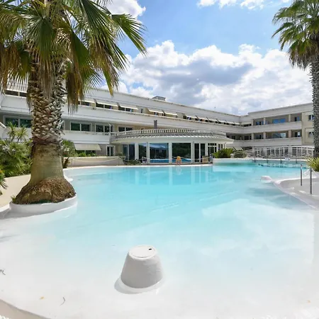 Apartment Bougainvillea For 4 People With Pool And Private Park Indoor