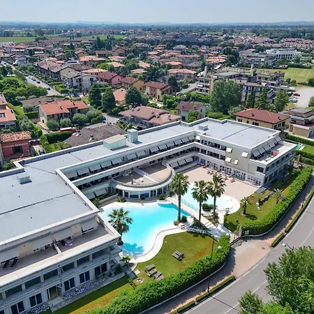 Bougainvillea For 4 People With Pool And Private Park Indoor * Desenzano del Garda