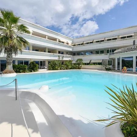 Apartment Bougainvillea For 4 People With Pool And Private Park Indoor Desenzano del Garda